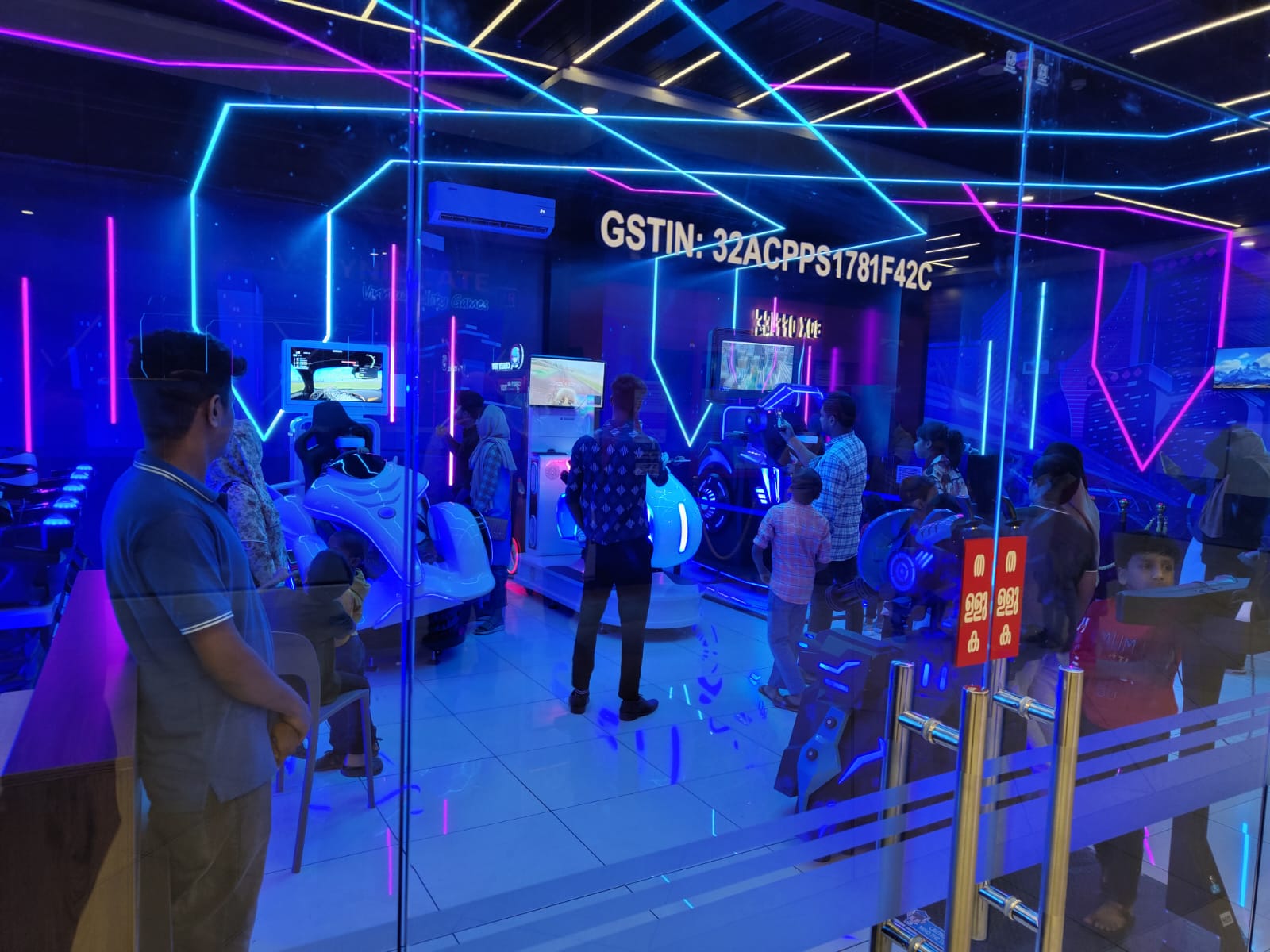 9d Virtual Reality Simulator VR Theme Park In India - Company News - 1